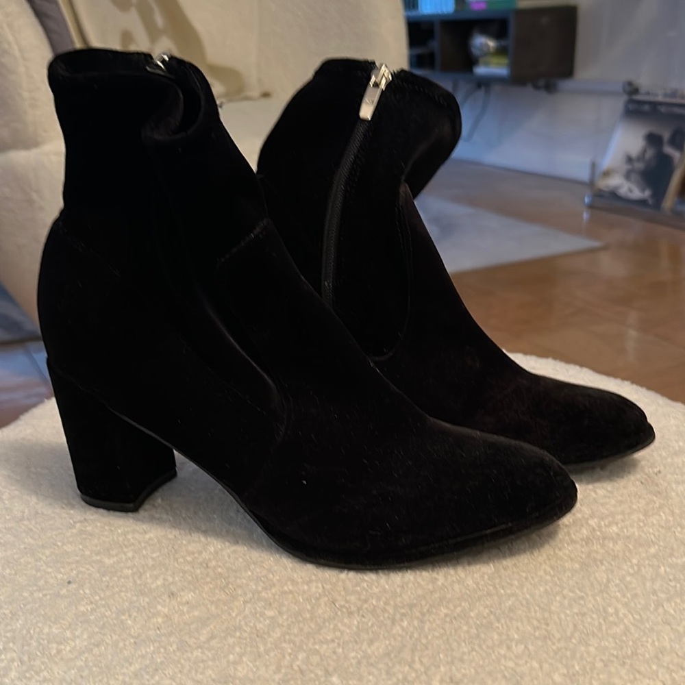 Chic Black Velvet Ankle Boots